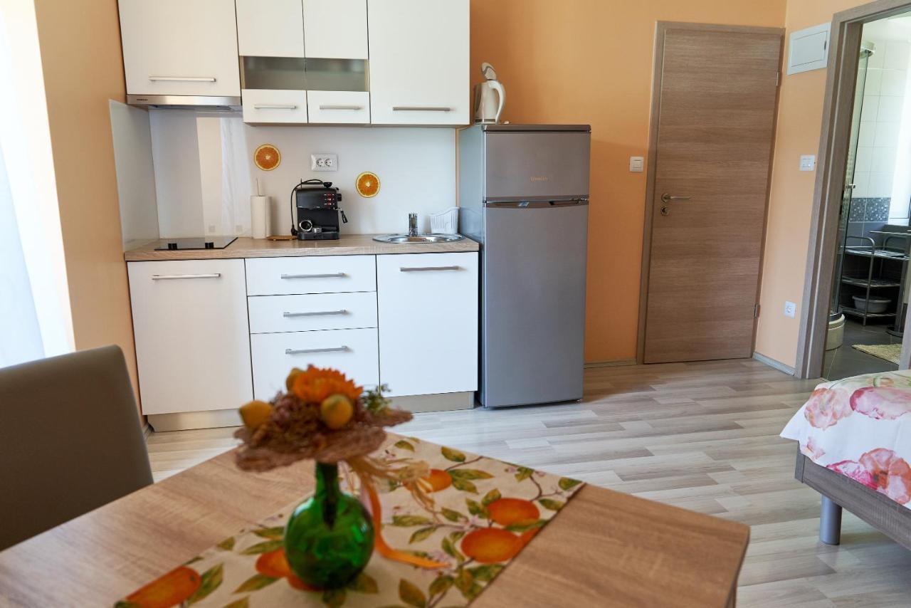 Apartments Nives Cres Zewnętrze zdjęcie
